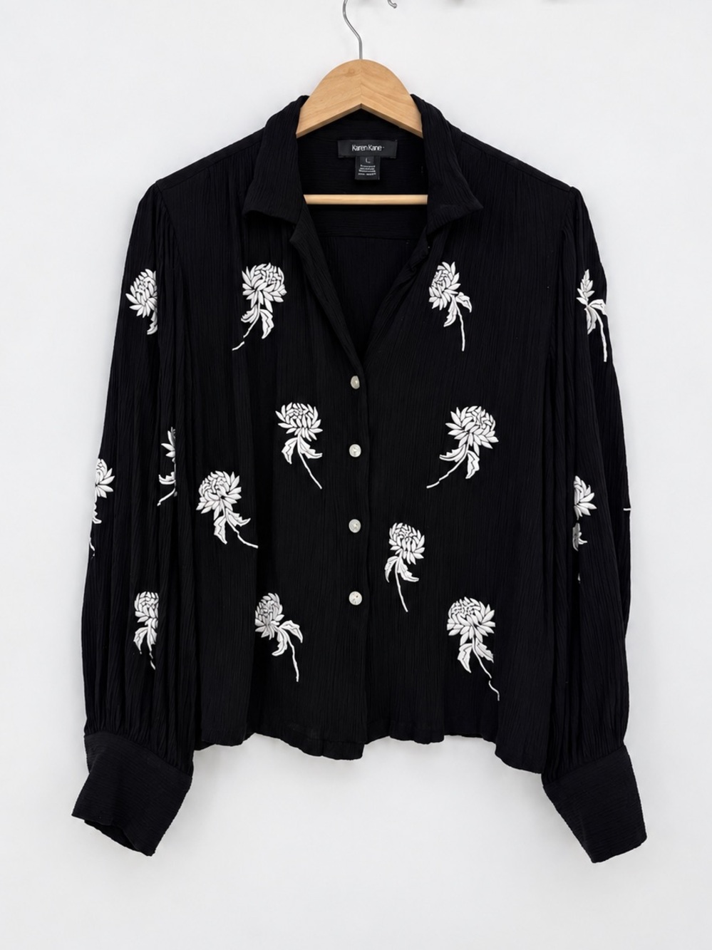 Karen Kane Black White Floral Embroidered Button Front Blouse Size L Rayon